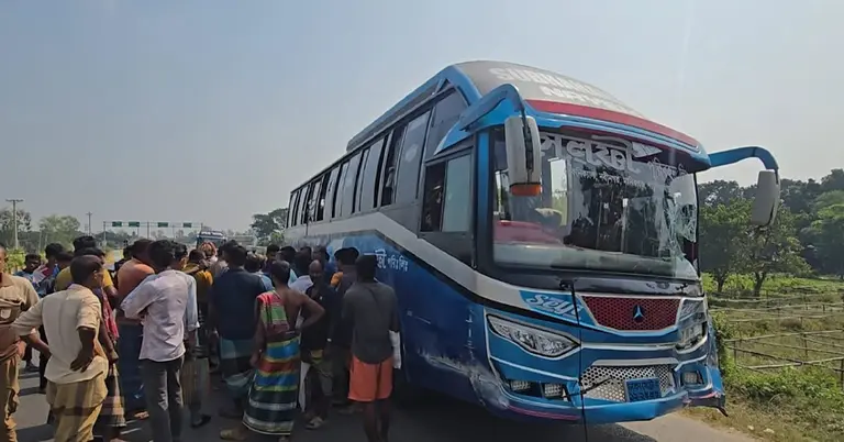 দুর্ঘটনাগ্রস্ত বাস